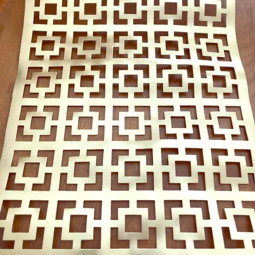 Table runner-geometric gold